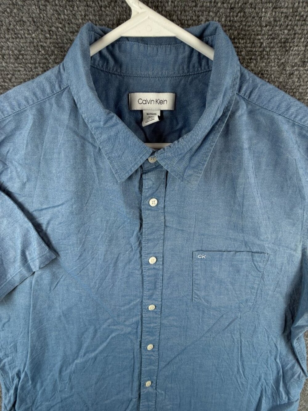 Calvin Klein Button Up Shirt Men Short Sleeve Blue Chambray XL Cotton Logo Adult